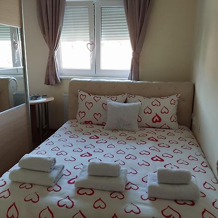 Apartman Mali Raj Vrnjačka Banja エクステリア 写真