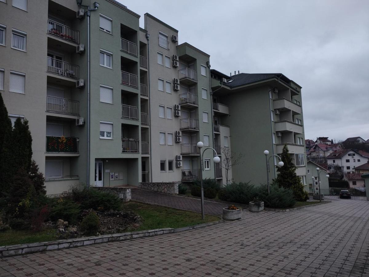 Apartman Mali Raj Vrnjačka Banja エクステリア 写真