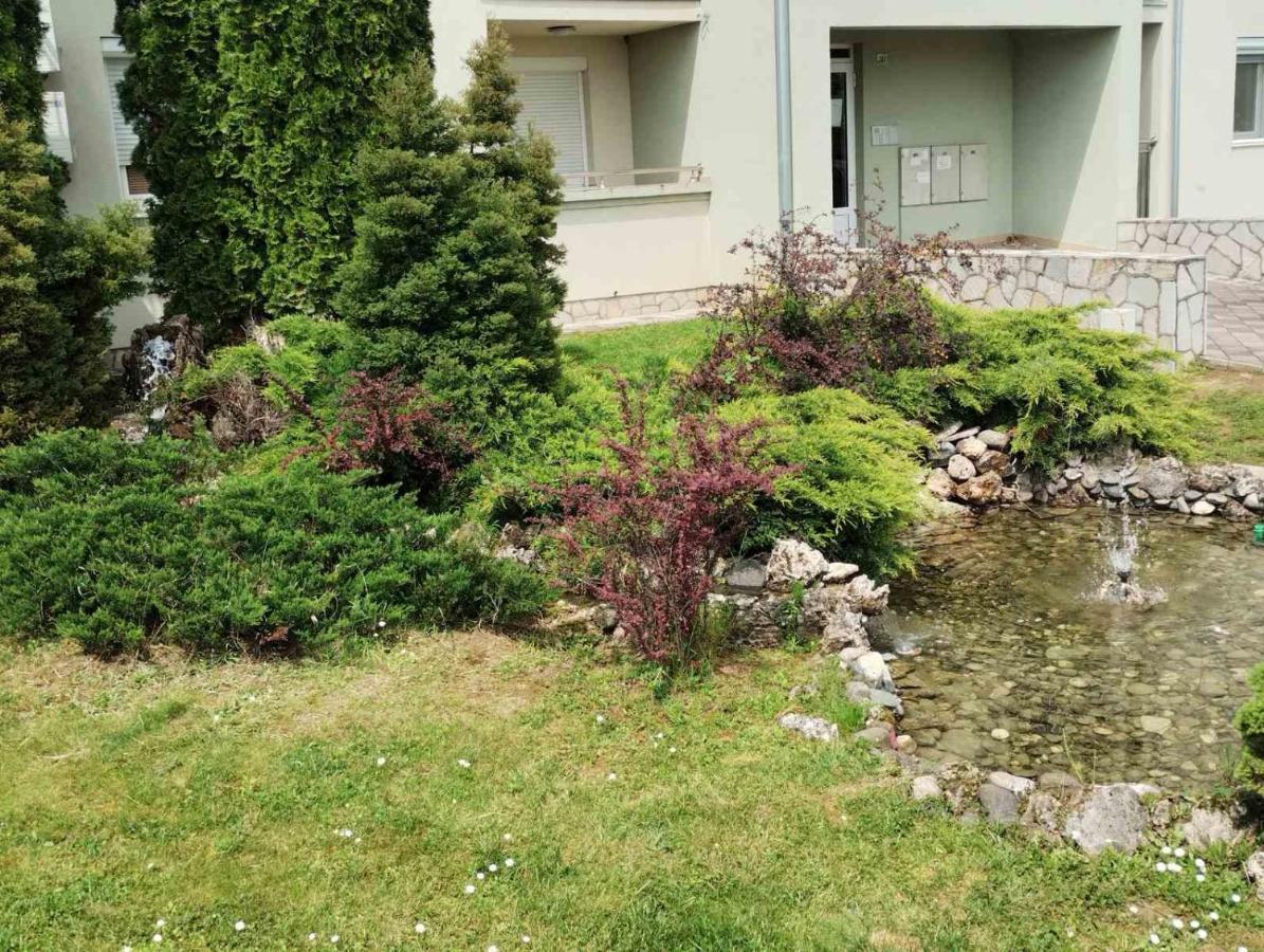 Apartman Mali Raj Vrnjačka Banja エクステリア 写真