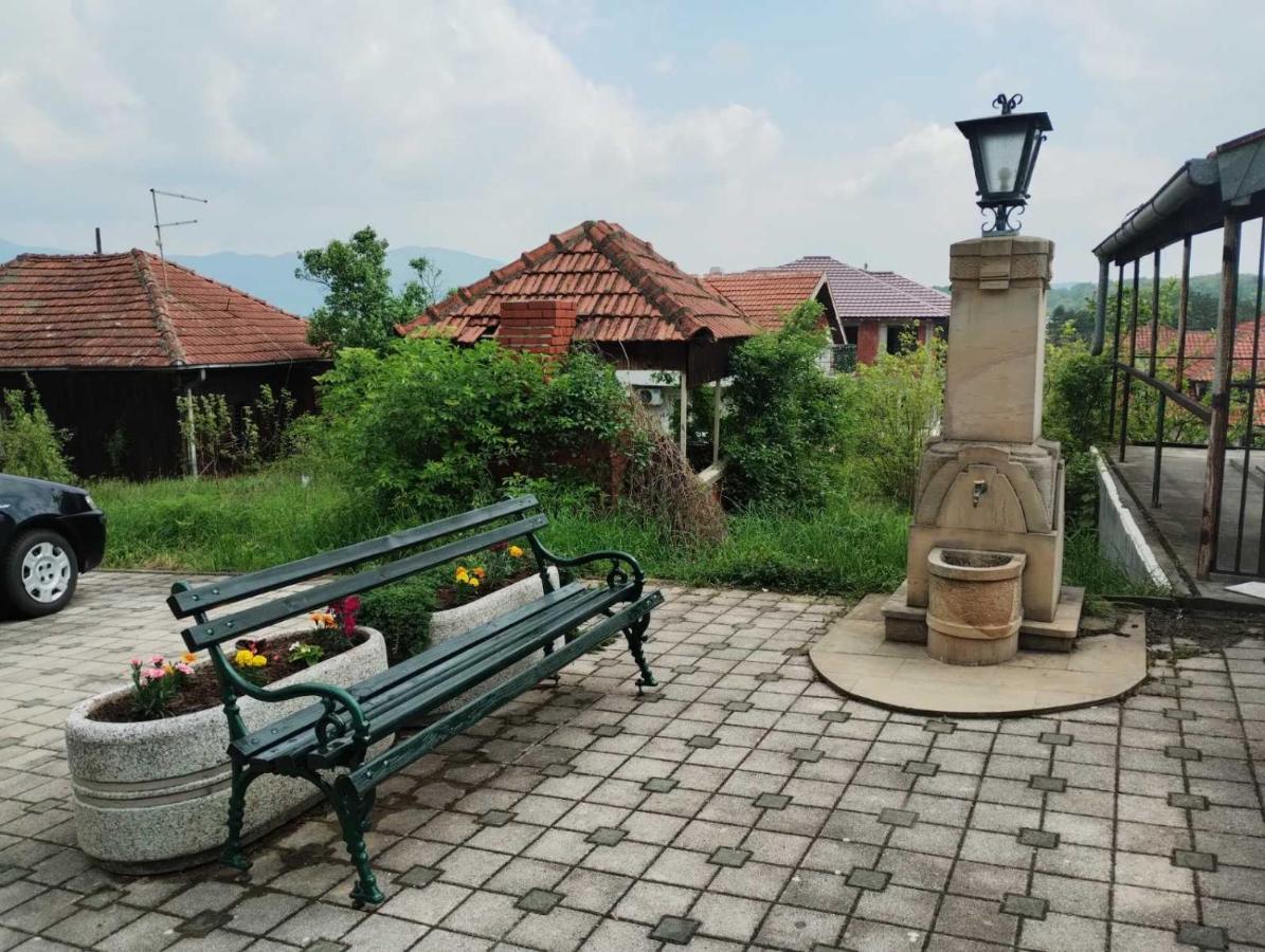 Apartman Mali Raj Vrnjačka Banja エクステリア 写真