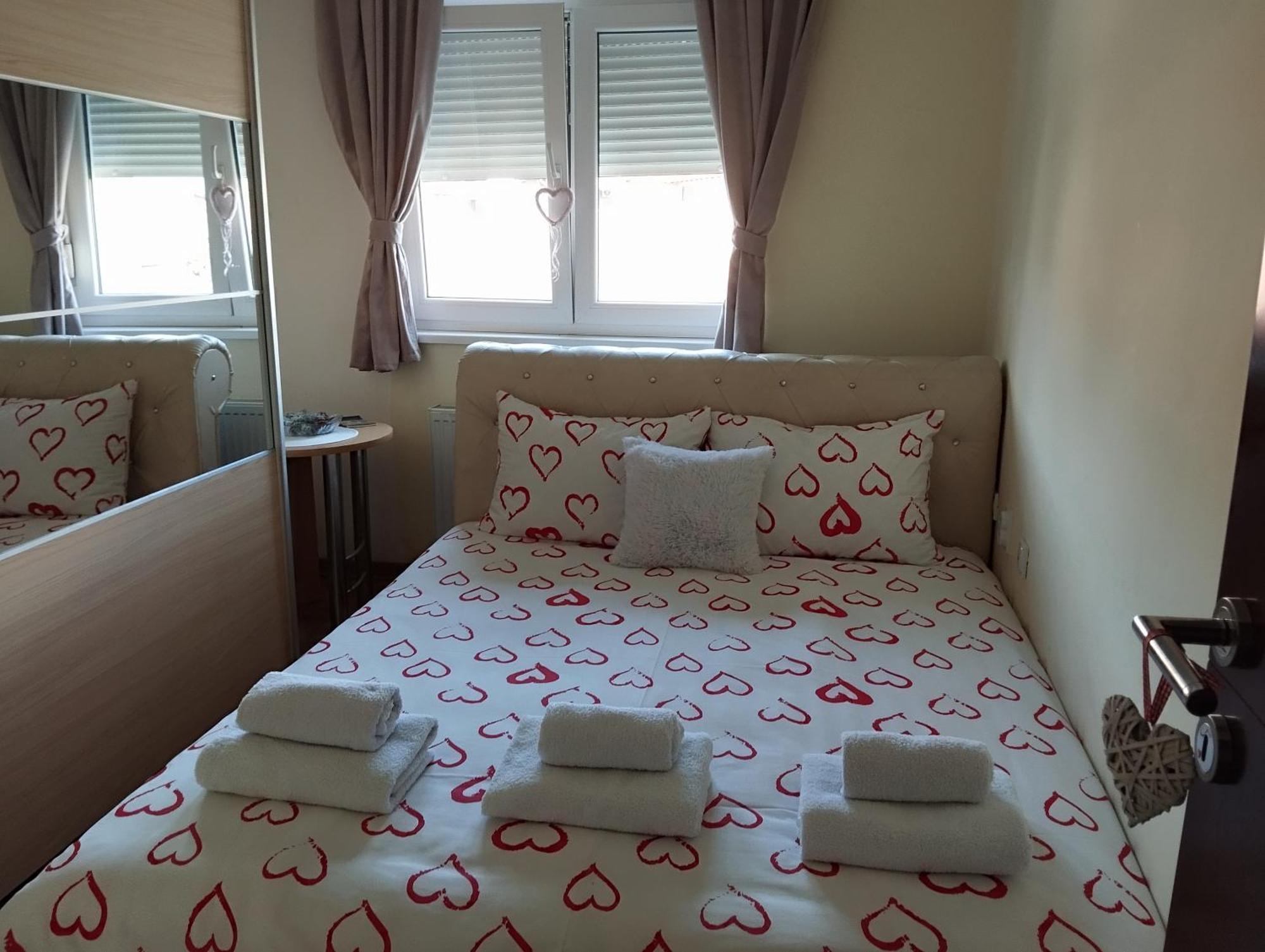 Apartman Mali Raj Vrnjačka Banja エクステリア 写真
